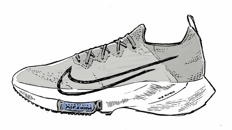 最近、毎日のジョグに愛用しているのは『ナイキ エア ズーム テンポ ネクスト%』。「すごく楽で調子良く走れます』(両角さん)　Ⓒ竹田嘉文