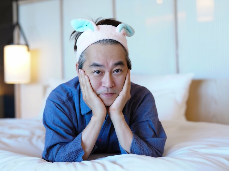 主催のスポーツニッポン新聞社が撮影し、驚きを呼んだ一枚。主催者の求めに応じて、卯年にちなんだウサ耳を着ける羽生九段　©SPORTS NIPPON