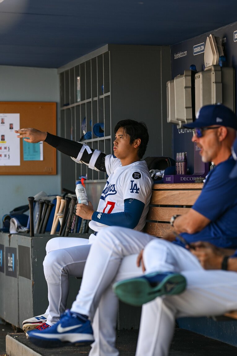 【Numberカメラマンが激写・大谷翔平の愛される日常2025年7月版：全100枚超】ベンチでも運動します　©Nanae Suzuki