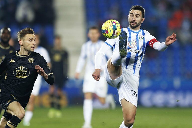 「W杯出番なし」からのリスタート…柴崎岳は今、スペイン2部でどうなっている？“思いを内に秘めたはず”30歳の今を撮った(19)