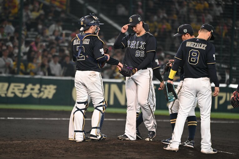 「チームを救いたかった」無念の降板に涙を浮かべる宇田川（中央）　©Naoya Sanuki