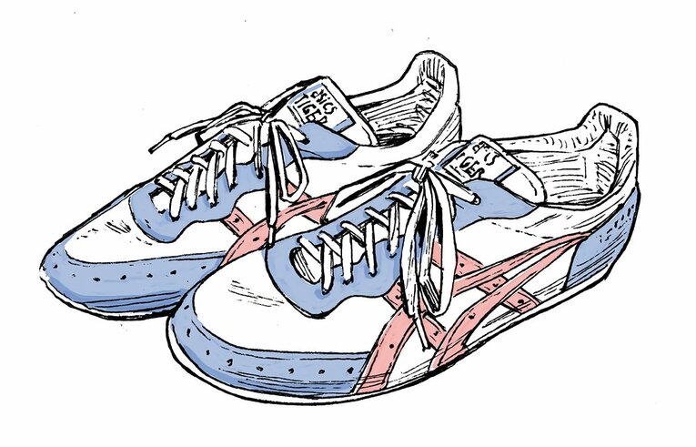 1985年にアシックスが発売した 『マラソンソーティ100』。「当時のレースシューズは、薄底しかありませんでした」(両角さん)　Ⓒ竹田嘉文