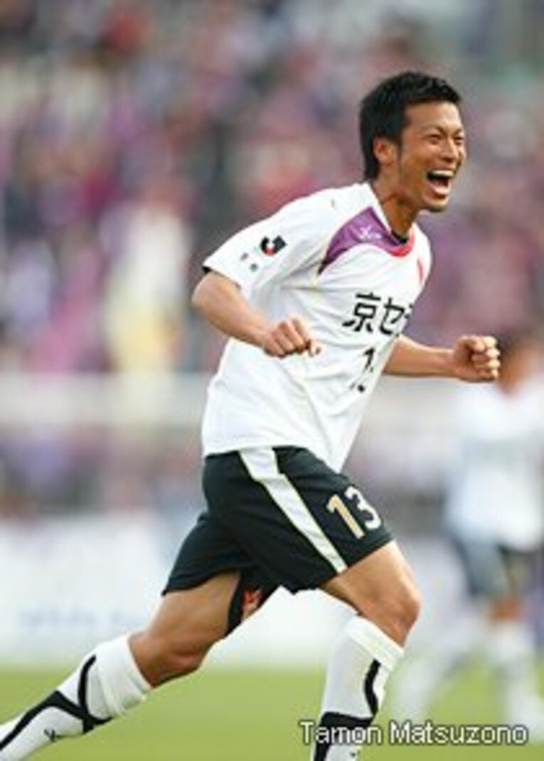 Ｊリーグ通算305試合出場、101得点を挙げている