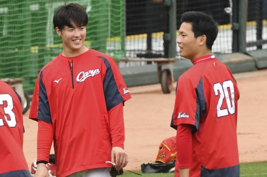 プロ球界で“軟式出身選手”が活躍中…全軟連は「勝利至上主義」「競技人口減」をどう考える?〈古希VS小学生の試合も!?〉<Number Web> photograph by KYODO