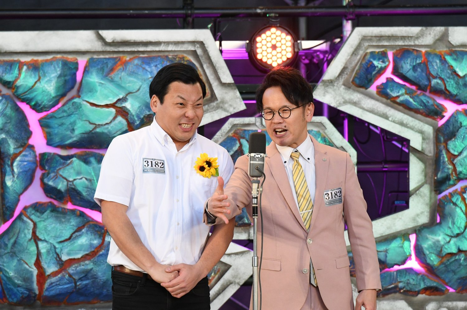 敗者復活戦での2人。エントリーナンバーは「3182」だった