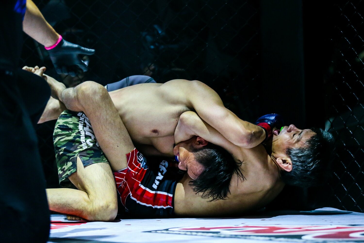 2018年7月、49歳にして韓国の格闘技興行AFGCに出場し、現地選手にギロチンチョークで一本勝ち　©Susumu Nagao