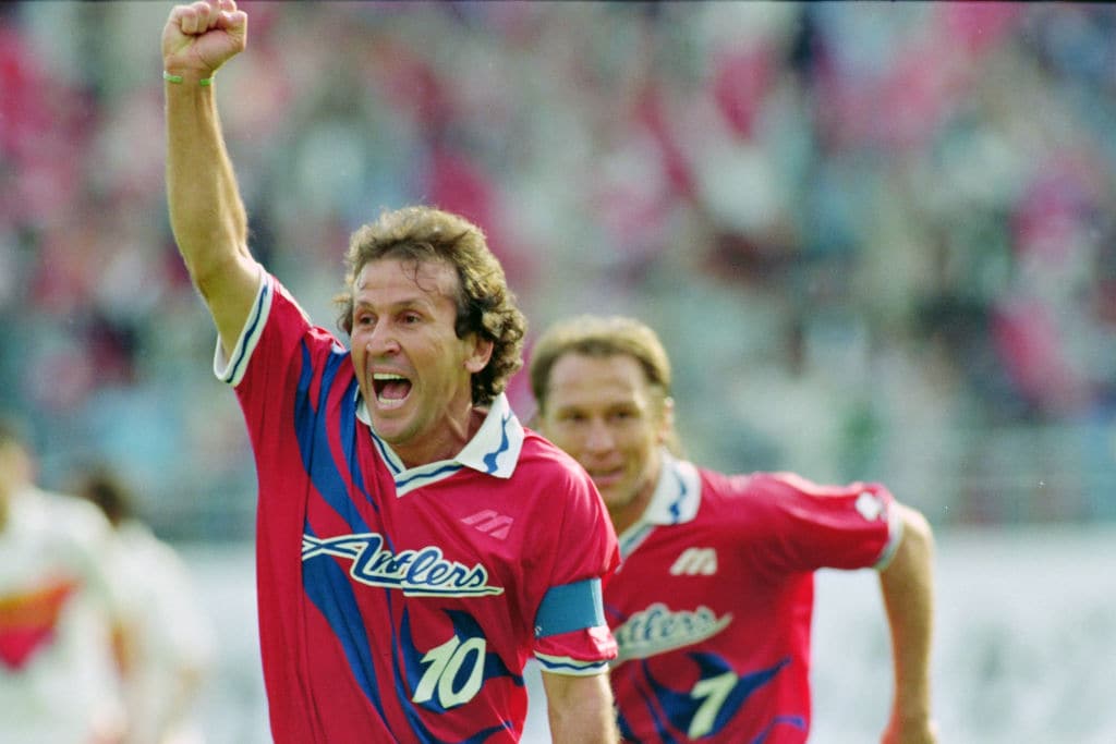 93年、Jリーグ開幕戦でのジーコ　©Etsuo Hara/Getty Images