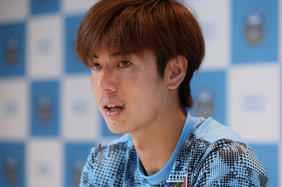 驚きの日本代表選出「スタメンで出てない選手が…いいのか？」大関友翔20歳が森保監督に聞いた“本当の評価”…「中村憲剛に憧れた少年」15年の成長秘話＜Number Web＞ photograph by Shigeki Yamamoto