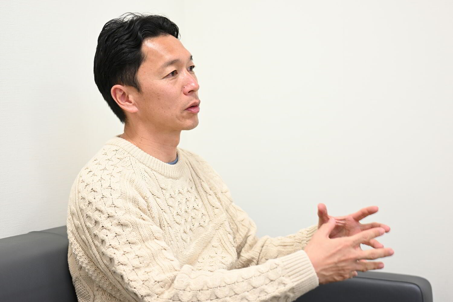 箱根駅伝から10日ほど経ち、NumberWebのインタビューに応じた中大・藤原正和監督　©Keiji Ishikawa