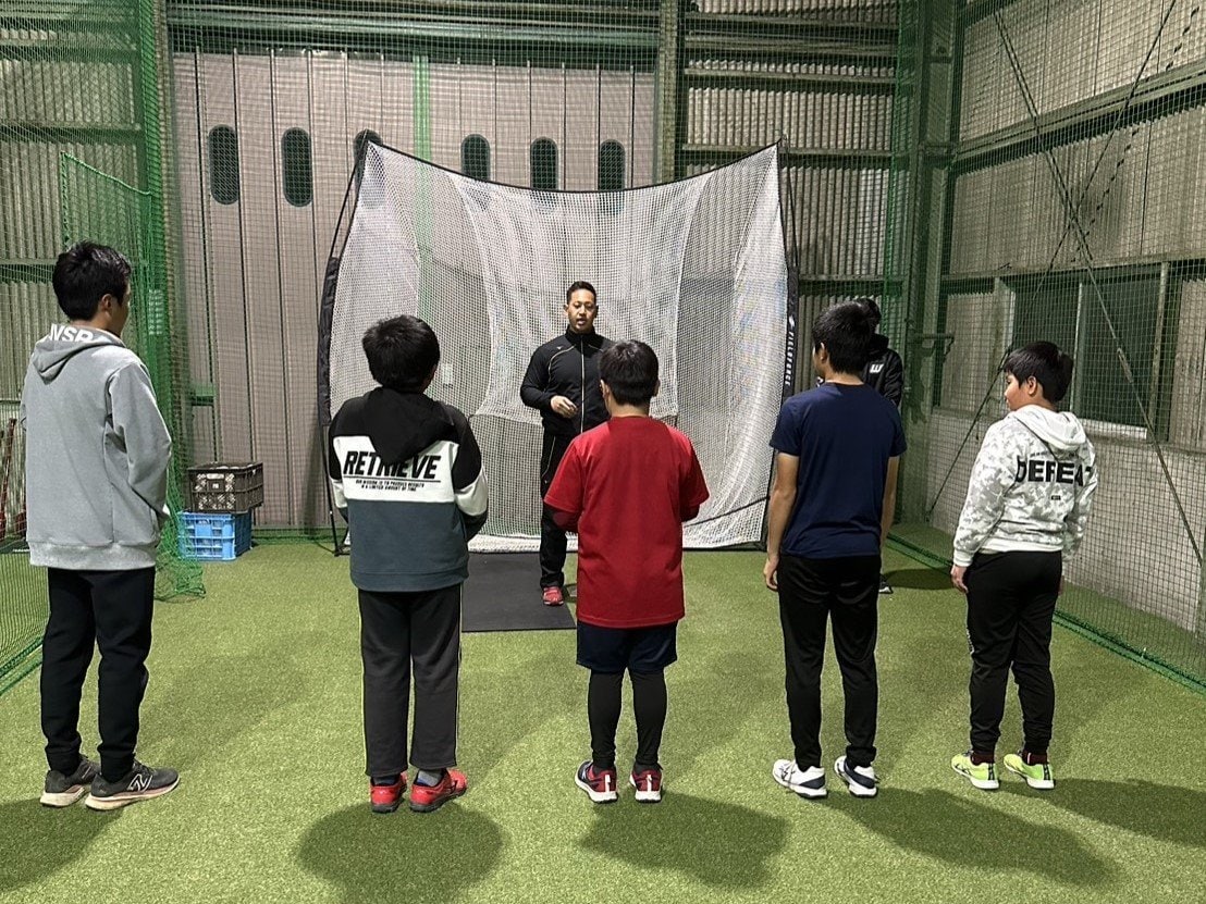 野球指導に精を出す水本　※本人提供