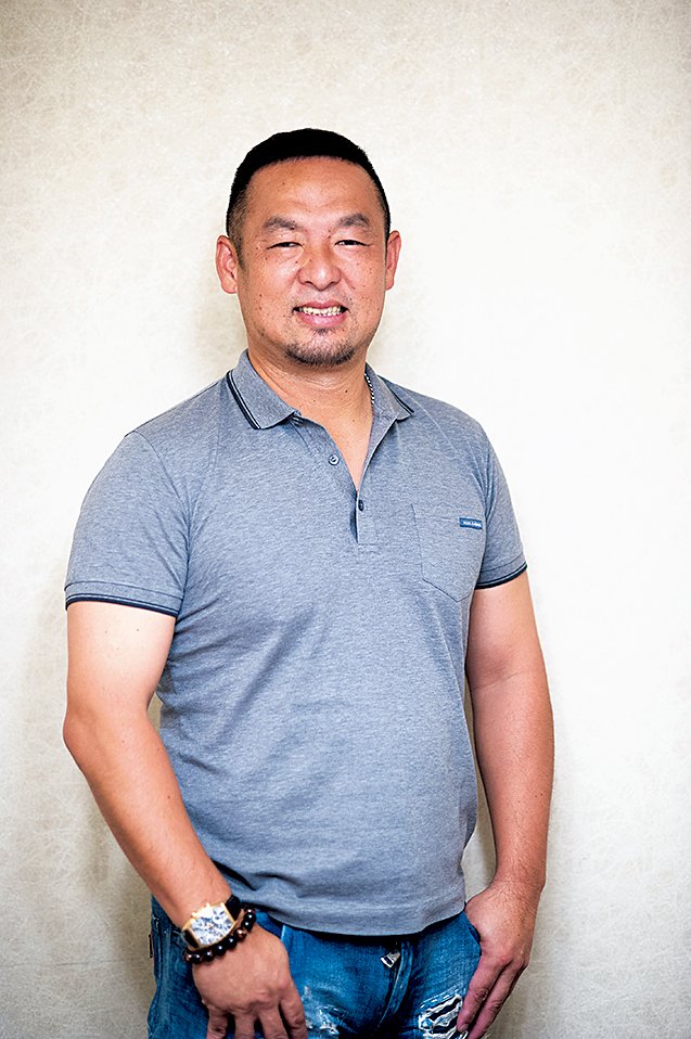 松中信彦（Nobuhiko Matsunaka）1973年12月26日、熊本県生まれ。'97年に新日鐵君津からドラフト2位でダイエーに入団。'99年に一塁手のレギュラーに定着し、日本一に貢献。'03年には初の打点王に輝き、'04年には三冠王を達成。'16年に現役引退を表明した　photograph by Yuki Suenaga