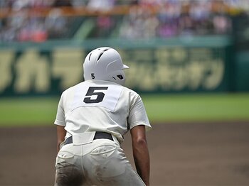 沖縄の先生に聞いた、野球と戦争。「沖縄を単なるリゾートとしか……」＜Number Web＞ photograph by Hideki Sugiyama