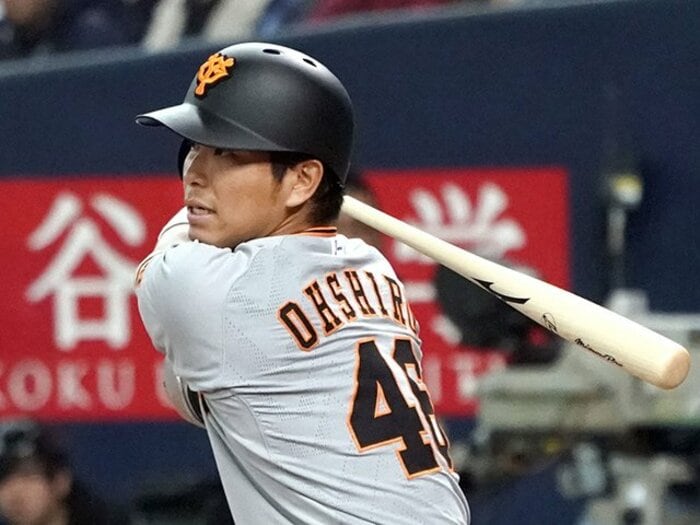 打てる捕手、阿部慎之助の後継者に。原監督が期待する大城卓三のノルマ。<Number Web> photograph by KYODO