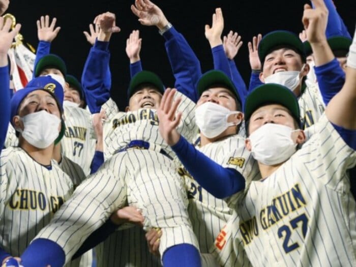 「そんなのお前のバッティングじゃない」聖光学院からの盟友の前で“実直なキャッチャー”が崩れ落ちた《初の日本一、中央学院大の友情秘話》＜Number Web＞ photograph by KYODO