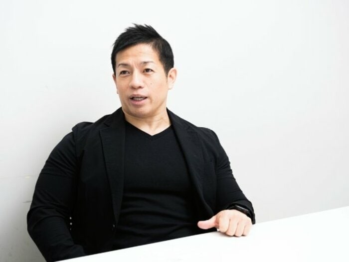 《井上康生ジャパンの最重要人物》岡田隆が感じた「選手はスーツを着て集合」の“不合理”…康生「意味ないと思うでしょ?だからいいんですよ」<Number Web> photograph by Tomosuke Imai