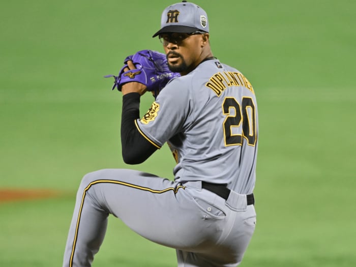 「“まさかの”デュプランティエで7失点炎上」阪神・藤川球児監督の誤算…ソフトバンクコーチが明かす「正直、予測していた」「直球狙い、カーブは空振りOKの作戦」＜Number Web＞ photograph by Hideki Sugiyama