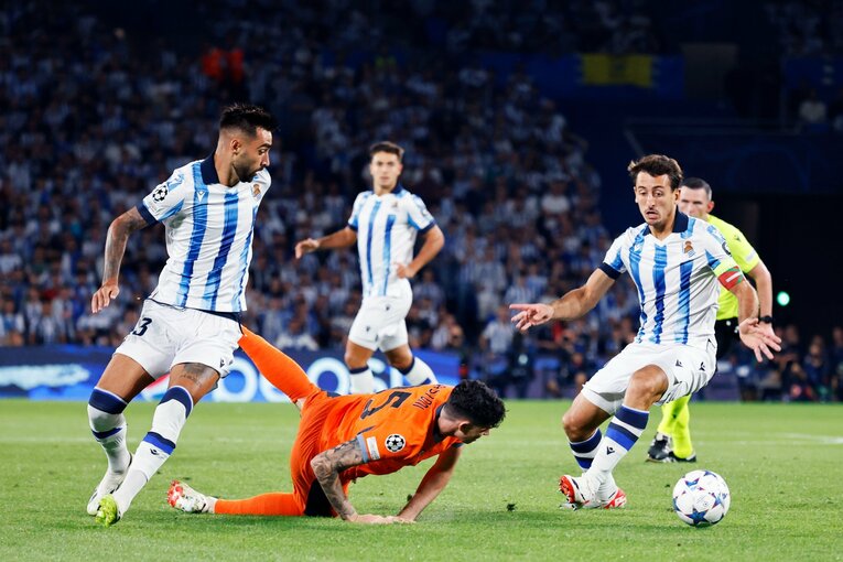 「タケはゴレアドール（点取り屋）だ！」“TAKEユニ少年”の久保建英評…初CLにリーガ6戦4発「ソシエダサポの愛と期待」は高まるばかり(9)