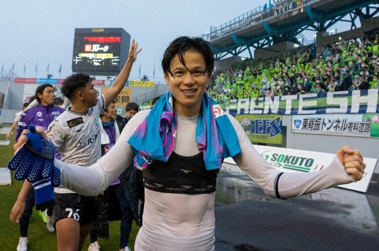 2月18日の開幕節で湘南ベルマーレ移籍後ゴールを決めた小野瀬康介。今季すでに2得点1アシストと、爆発の予感を漂わせている ／ photograph by SHONAN BELLMARE