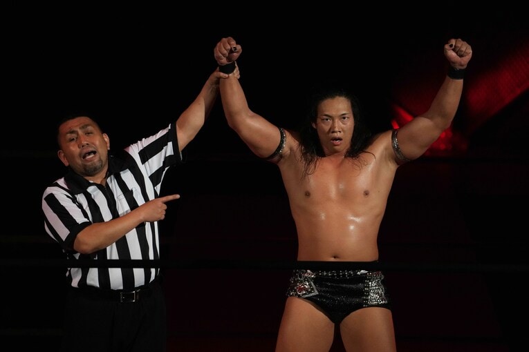 竹下幸之介vs.田中将斗。7月21日、両国国技館　©Masashi Hara