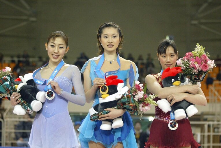 2003年2月の冬季アジア大会。3位になった中野友加里（当時17歳）。1位は荒川静香、2位は村主章枝だった　©AFLO