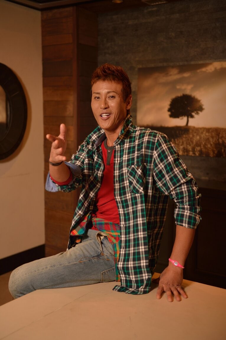 新庄剛志のカラフルな私服姿（2015年撮影）　©Hideki Sugiyama