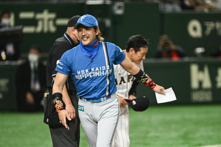 髭もワイルドな新庄監督　©Nanae Suzuki