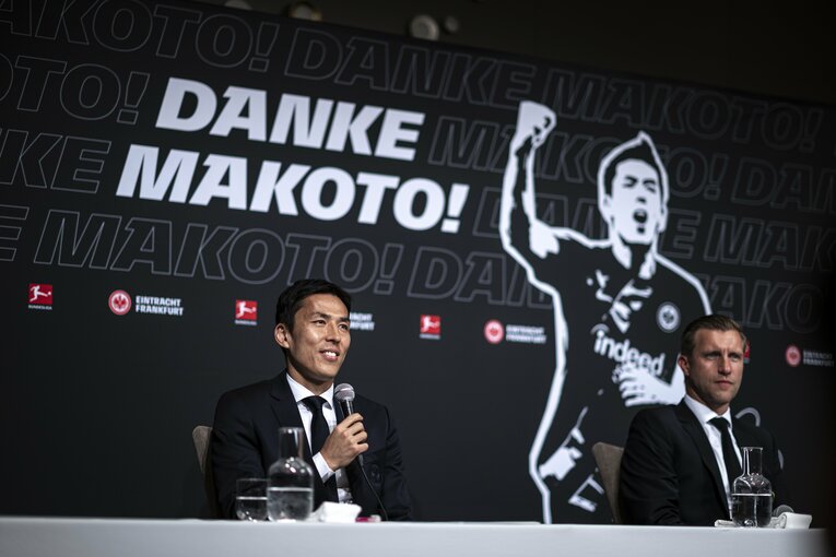 引退会見での長谷部誠。フランクフルトからの信頼も厚いだけに、今後のキャリアが注目される　©Takuya Sugiyama