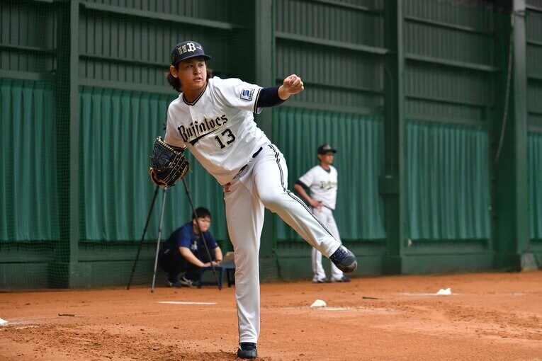 投球練習する宮城　©︎Hideki Sugiyama