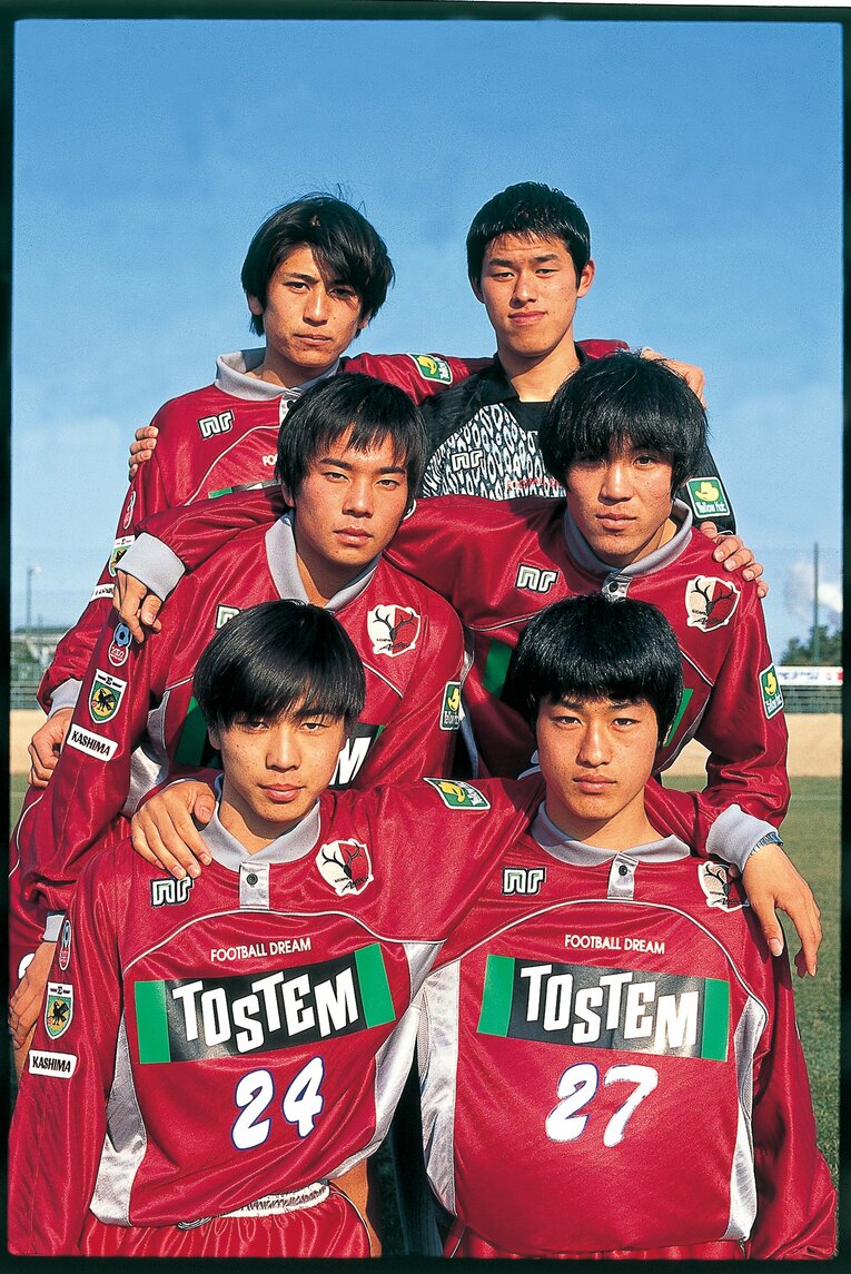 大きな期待を背負って入団した「黄金世代組」。上段左から中田、曽ケ端、山口、中村、本山、小笠原　ⒸKASHIMA ANTLERS