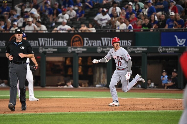 左手を突き上げる前には雄叫びを上げていた大谷　©Nanae Suzuki