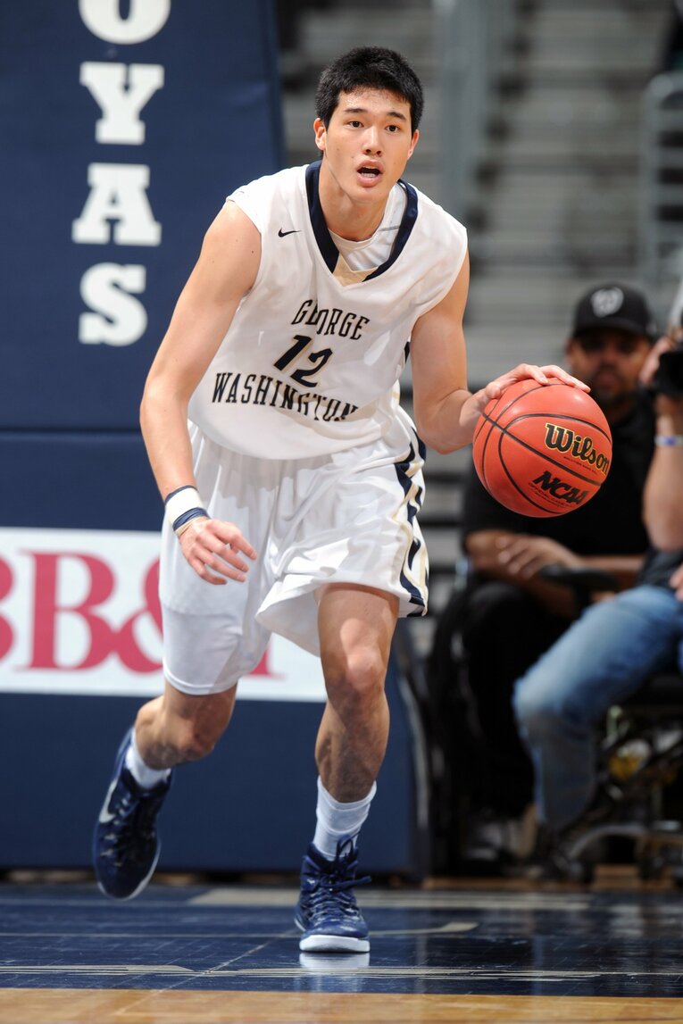 ジョージ・ワシントン大学時代（2014年12月）©︎Mitchell Layton/Getty Images