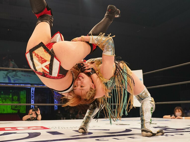 ブリッジの効いたスープレックスも