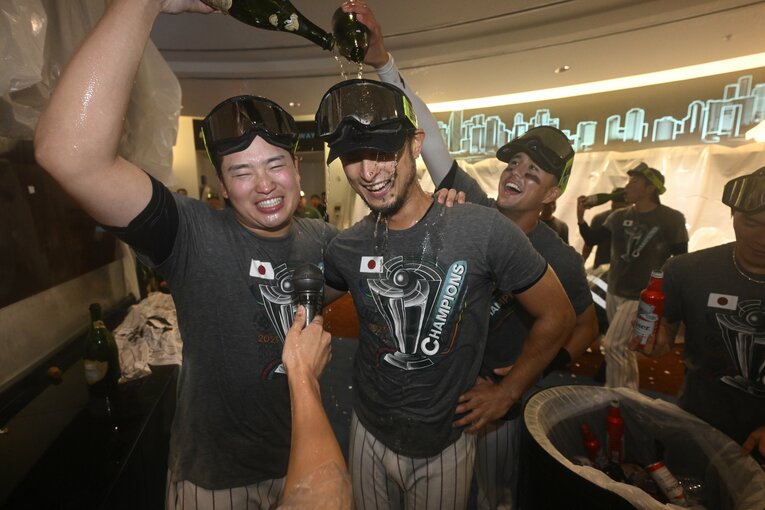 シャンパンファイト　©JIJI PRESS