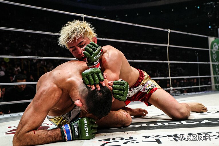 鈴木千裕vs.クレベル・コイケ　©RIZIN FF