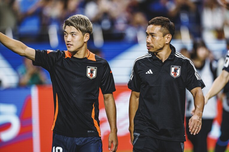 堂安律、長友佑都（2024年W杯アジア最終予選・中国戦）©︎Kiichi Matsumoto