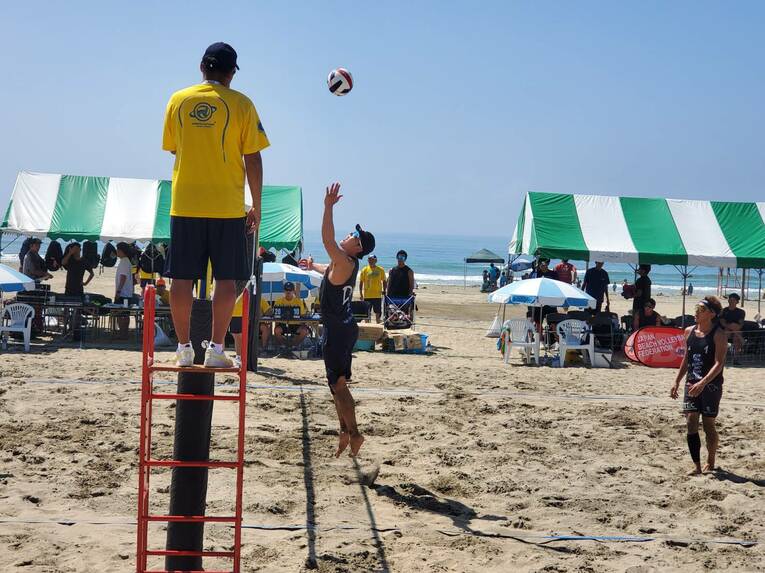 屋外のコートの難しさはなんといっても「風」だ　©︎Shunsaku Sakai