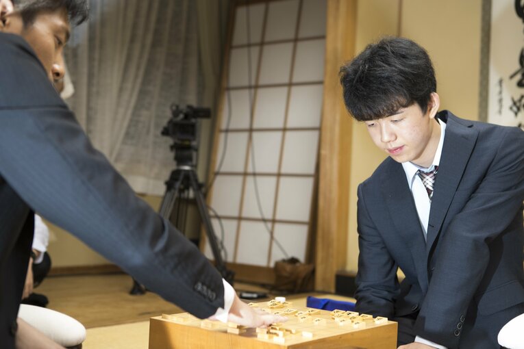 2017年の叡王戦トーナメント予選、都成－藤井聡の対局　©Tadashi Shirasawa