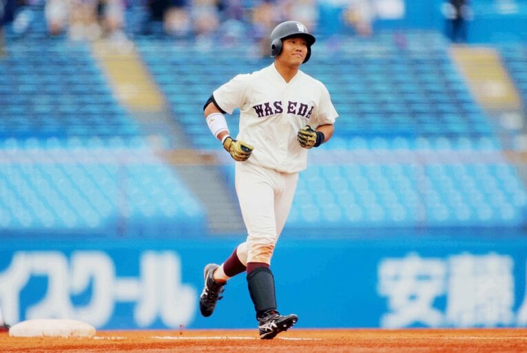 早慶戦で2本塁打を放ち、殊勲の活躍だった　©JIJI PRESS
