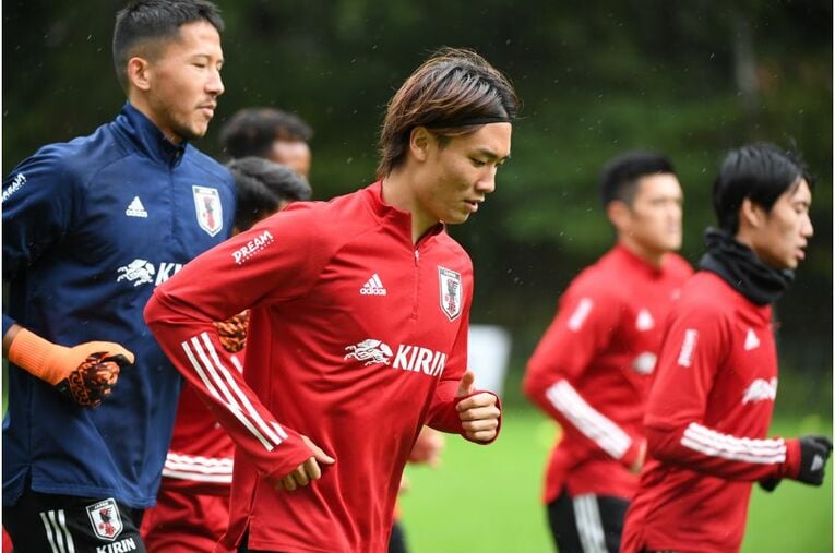 連係不足は“想定内” 19歳久保建英が森保Jで見せた「身体能力差を埋める」クレバーな技術(6) ／ photograph by JFA