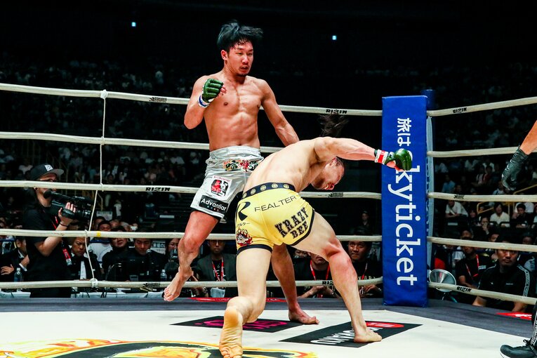 矢地から明確なダウンを奪ったシーン　©RIZIN FF Susumu Nagao