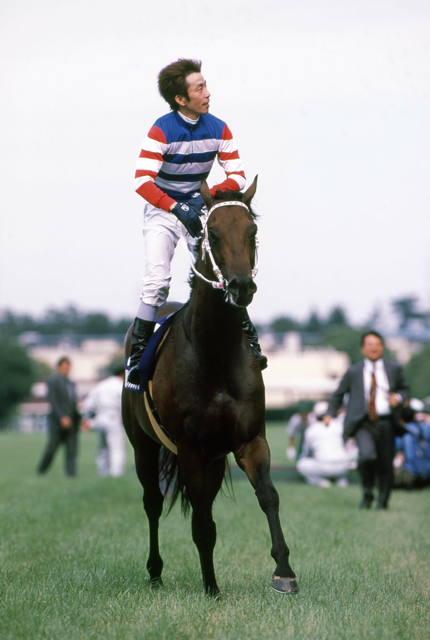 タップダンスシチーと主戦騎手の佐藤哲三（宝塚記念を制した際の一枚）　©AFLO