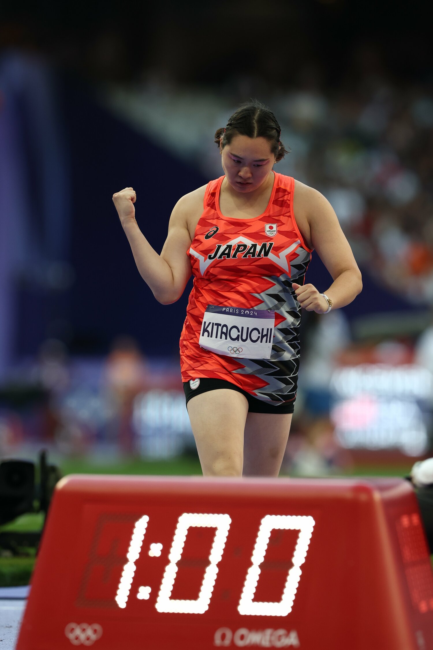 投擲後に納得のガッツポーズ　©︎Ryosuke Menju / JMPA