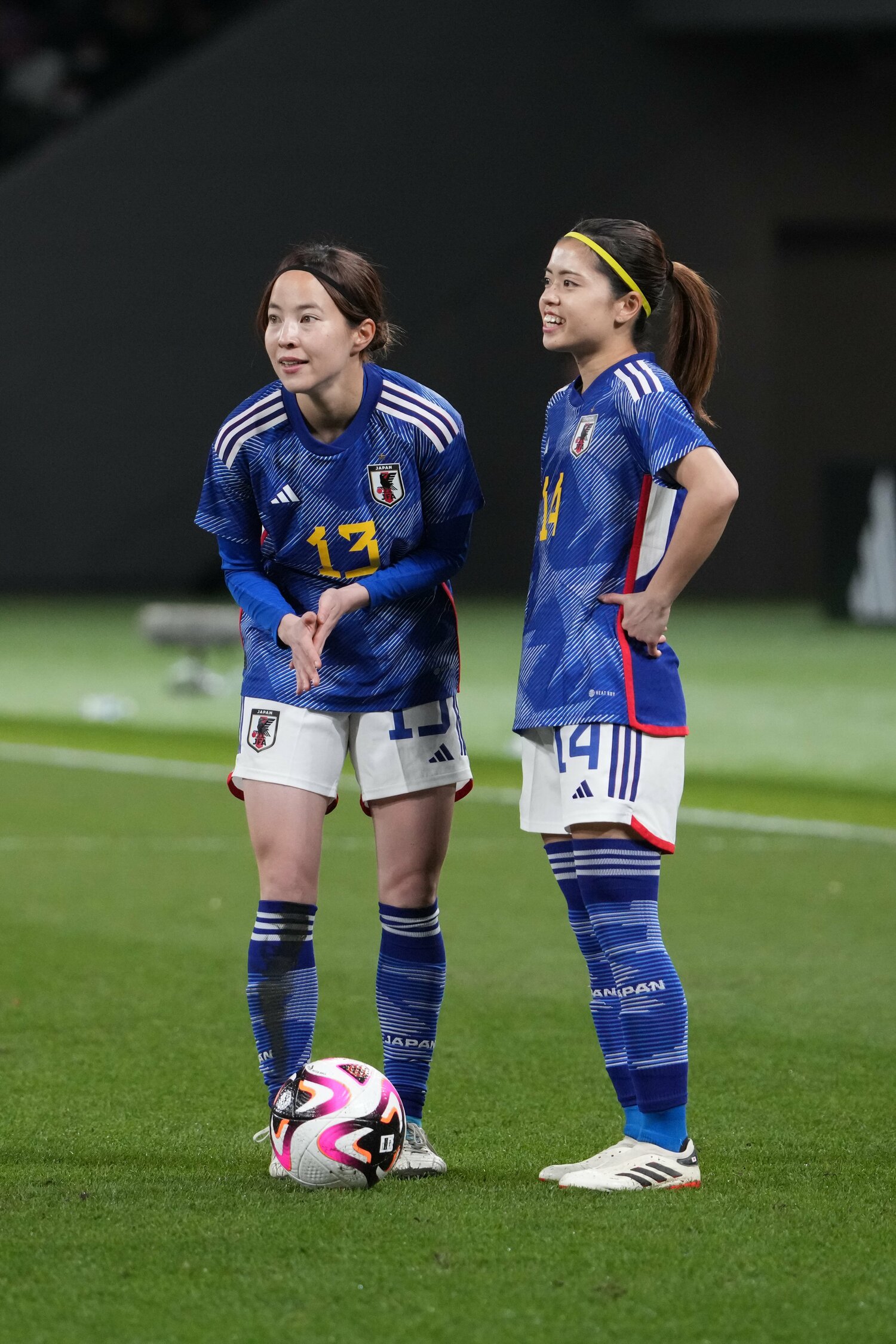 2024年、パリ五輪最終予選北朝鮮戦での北川と長谷川　©Masashi Hara/Getty Images