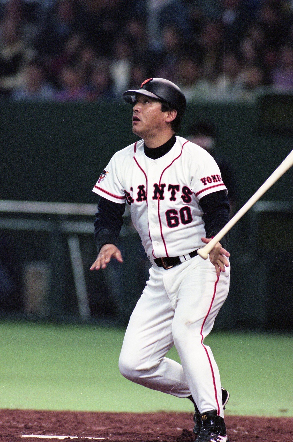 1994年4月9日の開幕戦（対広島）。2回裏、落合が移籍後初の1号2ランを放つ　©KYODO