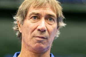 男子バレー新監督は自転車通勤!?「ヒョイとまたがって…お茶目な人」選手も信頼するロラン・ティリ（61歳）の素顔