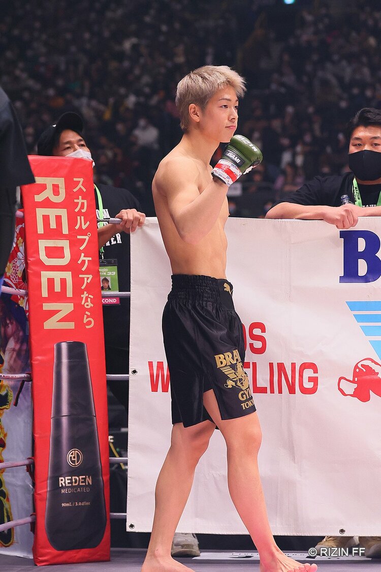 三浦孝太「格闘技でキングに」 サッカーボールキックで勝利した“カズの
