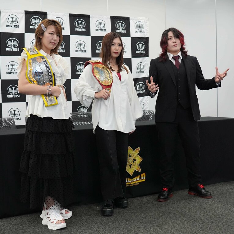 桜井麻衣、青野未来、林下詩美　©Essei Hara