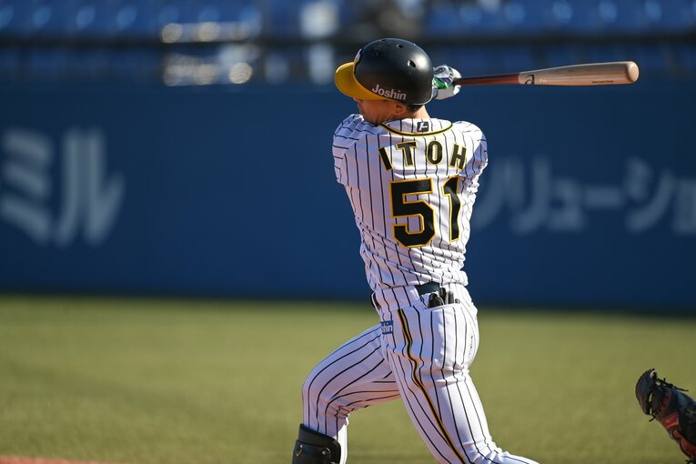 2020年、トライアウトの打席に立つ伊藤　©BUNGEISHUNJU