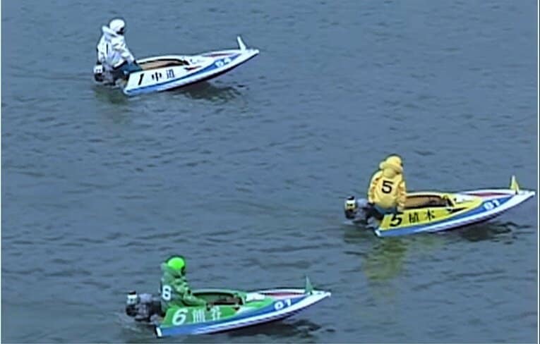 1995年の第10回グランプリ優勝戦。スタート前に5号艇から2コースを奪取した植木通彦（提供：BOAT RACE振興会）