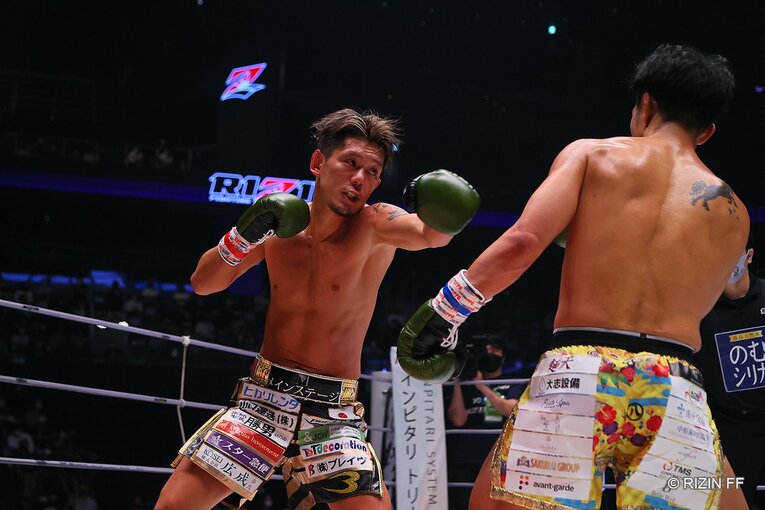 試合は序盤からアグレッシブかつ互角の攻防が続いた　©RIZIN FF